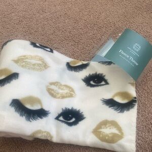 White Fleece Throw with Eye and Lip Print